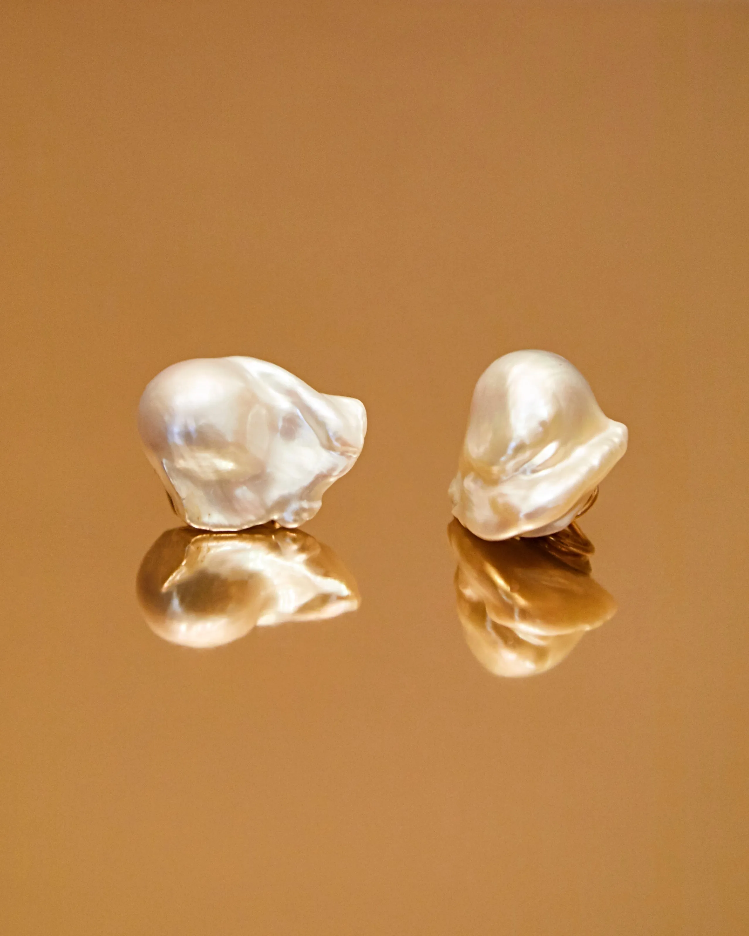 Earrings in Baroque Freshwater Pearl & 18K Yellow Gold